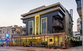 Lemon Hotel